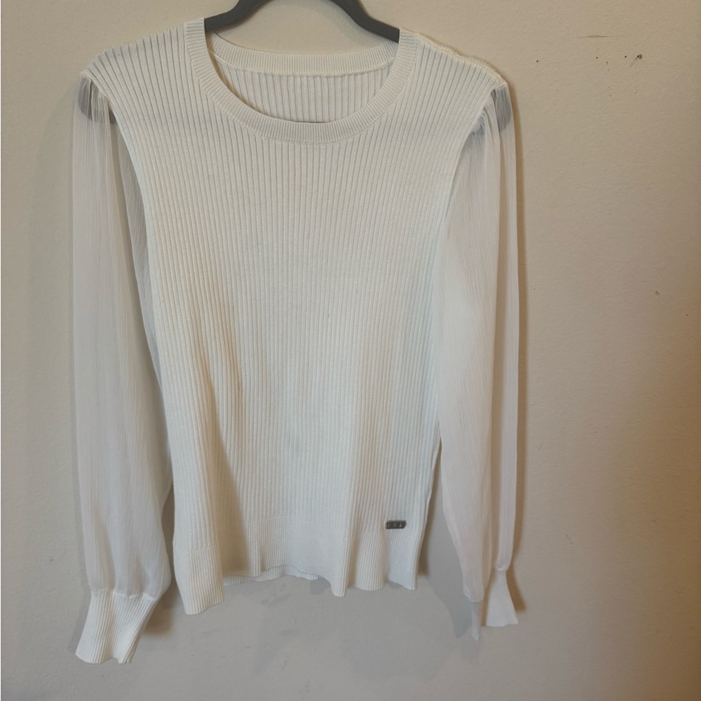 Elegant White Ribbed Women's Top